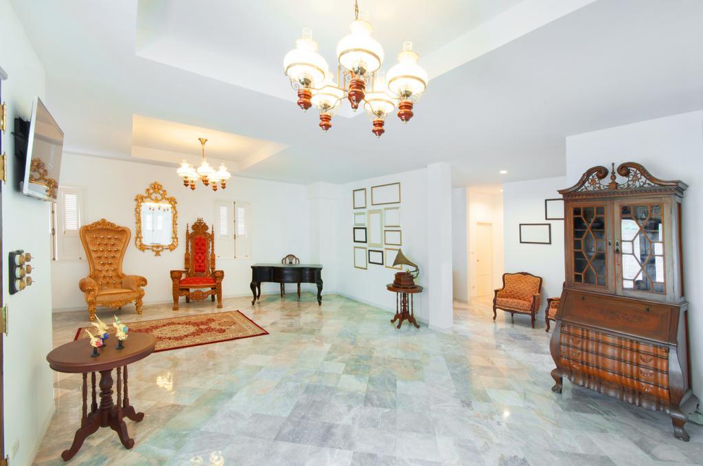 Dharasom' S Colonial House Hotell Bangkok Eksteriør bilde